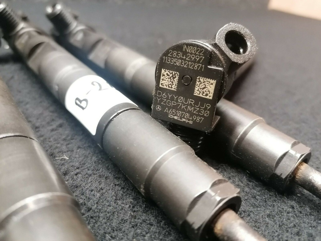 Injectoare Mercedes E220 CDI w212 A6510704987 2012