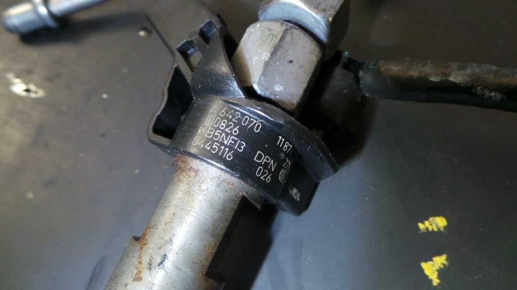 Injectoare Mercedes ML W164 A6420701187 0445116026