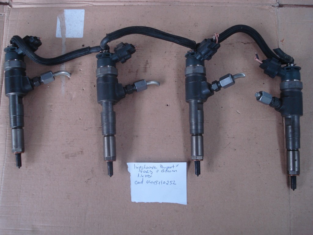 INJECTOARE PEUGEOT / CITROEN 1.4 HDI COD 0445110252