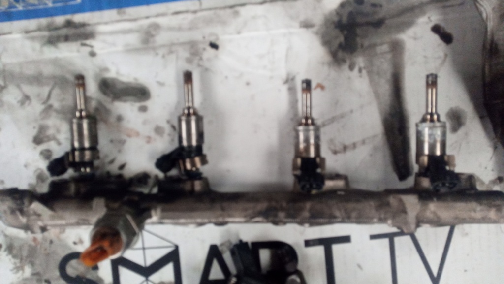 Injectoare rampa cu senzor Nissan Juke MR16 16600-1KC0A Nissan Juke 166001KC0A
