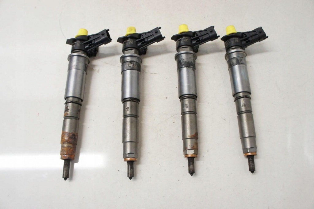 Injectoare Renault Trafic 2.0 dci 2007-2011 euro 4 motor M9R cod injector 0445115007 H82409398
