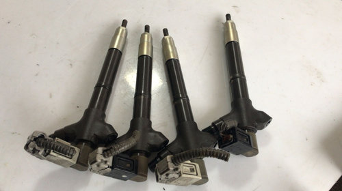 Injectoare Toyota Avensis / Auris / Rav 