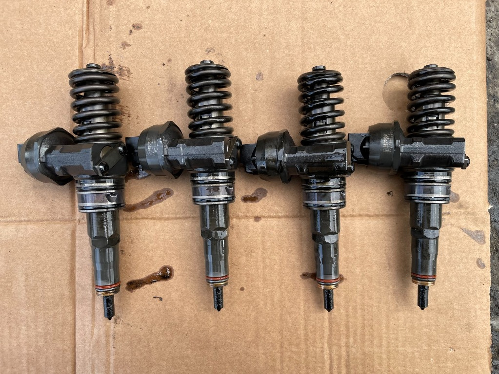 Injectoare Volkswagen Passat B6 1.9 TDI BXE