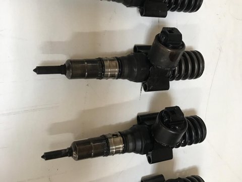 Injectoare VW Passat 2.0 tdi cod 0414720404/03G130073G