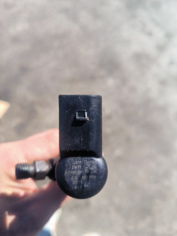 Injectoare vw passat b7 1.6 tdi 03l103277b