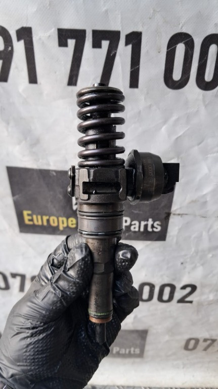 Injectoare VW Transporter T5 1.9 TDI 105