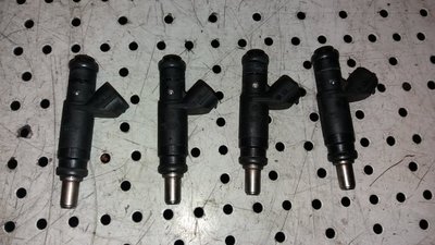 Injectoare Vw / Volkswagen Passat B5 2.0i Benzina 