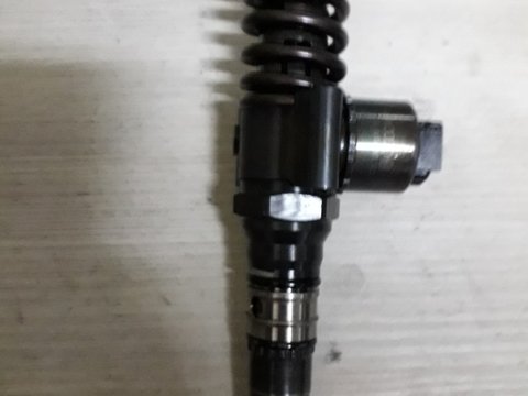 INJECTOR 03G130073B VW Golf 5 2.0 BKD