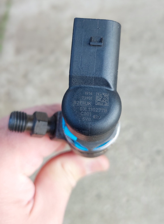 Injector, 03L130277B Golf 6 , 1.6 TDI