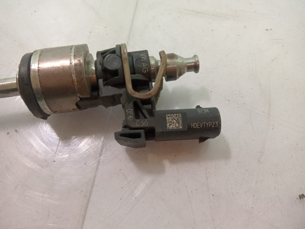 Injector 1.0 tsi dlac Volkswagen VW T-Cr