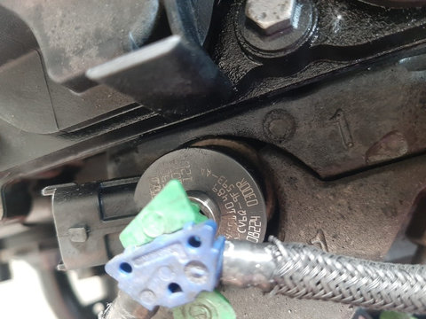 Injector 1.5 tdci 1.6 tdci ford b-max ecosport fiesta 6 transit courier tourneo connect 0445110489