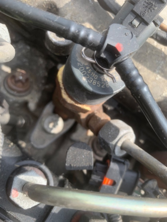 Injector 1.9 dci Megane 2 / Master / Movano / Vivaro 0445110146