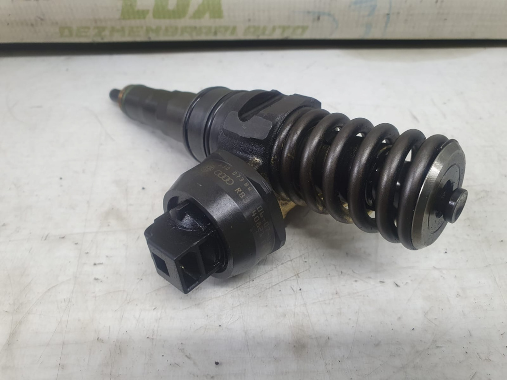 Injector 2.0 tdi bmm bmp 0414720312 038130073bq Volkswagen VW Caddy 3 [2004 - 2010]