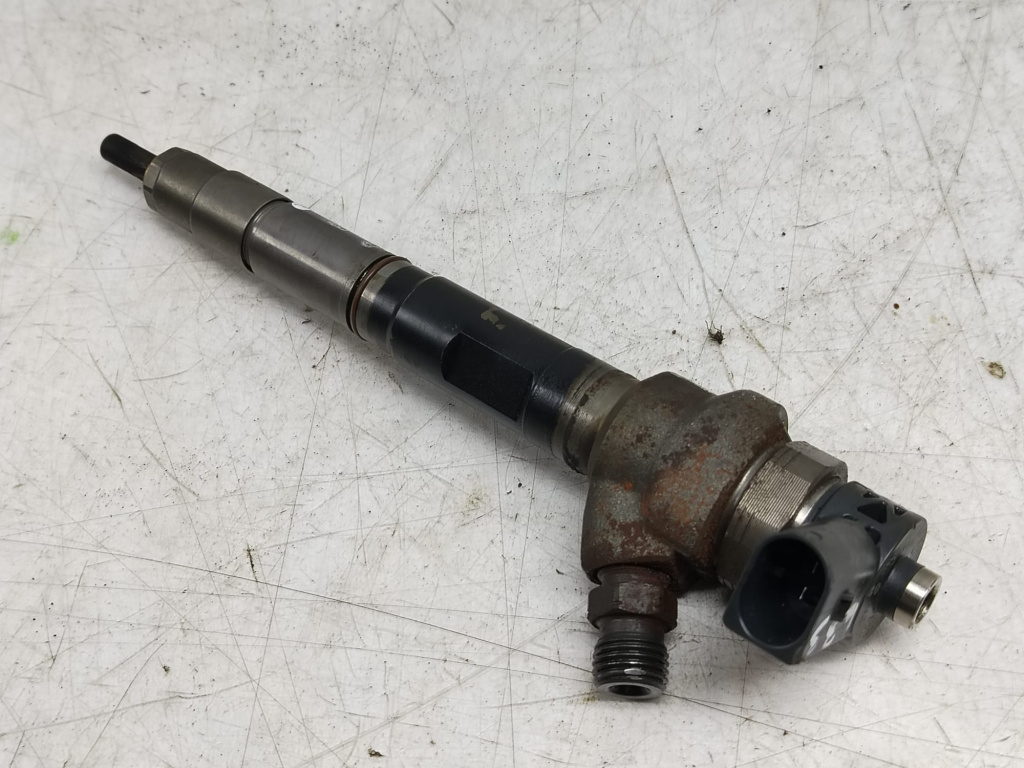 Injector 2.0 tdi CFF CFG 03L130277J 0445