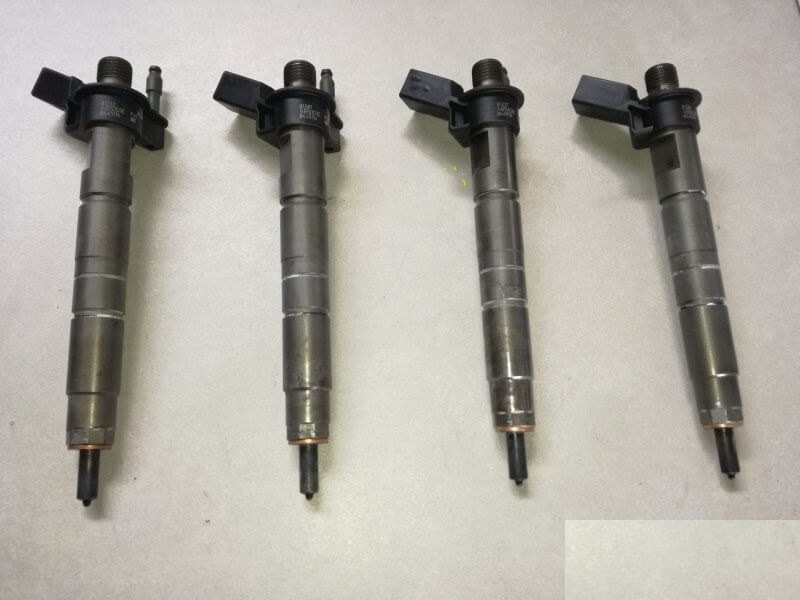 Injector 7797877-05 BMW Seria 1 (E81) 2.0 D cod mo