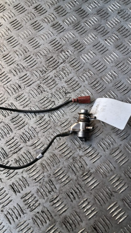 Injector adblue mic defect AUDI A4 B9 2.0 TDI DETA an 2017 cod 04L131113S