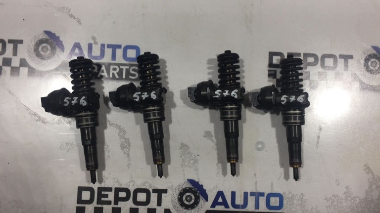 INJECTOR AUDI A3 8P 1.9 TDI BLS COD 038 130 073 BN (id: 576)