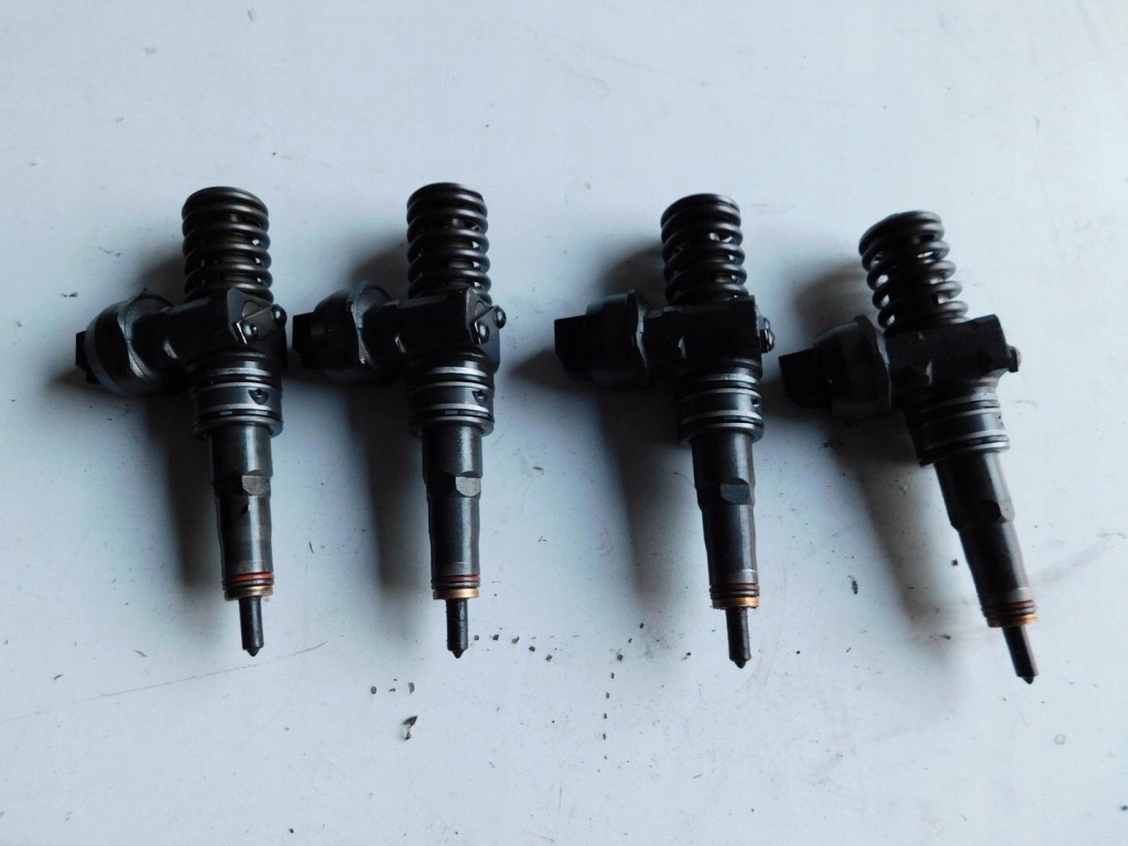 Injector Audi A4 1.9 tdi 038130073AG