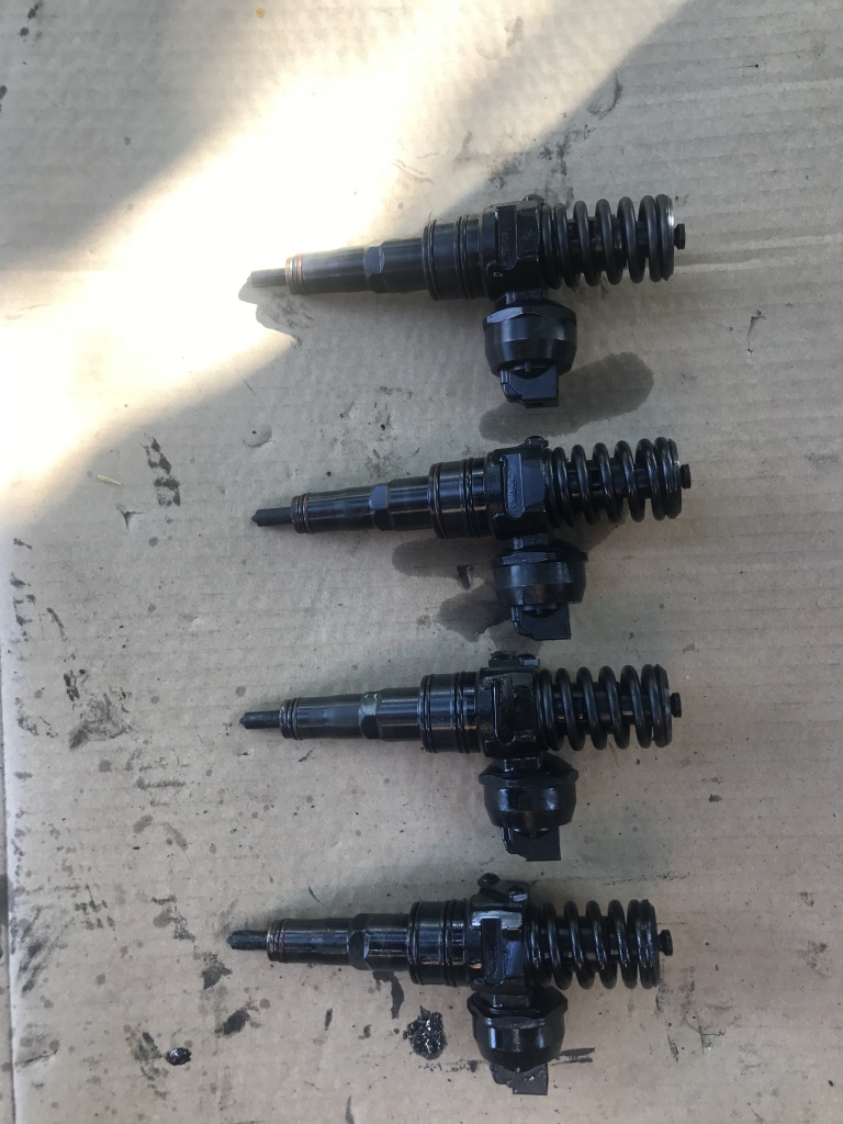 Injector audi a4 b6 1.9 TDI tip motor avb