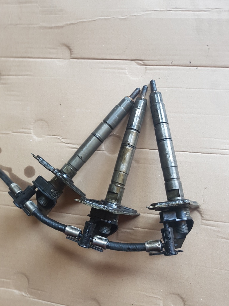 Injector Audi A6 4F 3.0 tdi BMK cod 059 130 2 77 AH