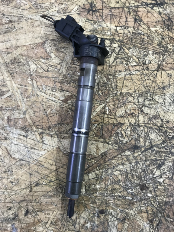 Injector Audi A6 C6 , 3.0TDI Quattro, Automat combi 2007 (059130277AH)