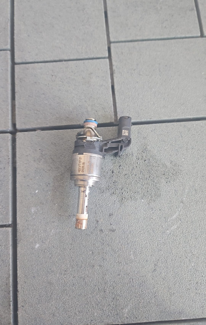 Injector benzina Cod: 04E906036AT Volkswagen VW T-Cross [2019 - 2022] Crossover 1.0 TSI MT (115 hp)