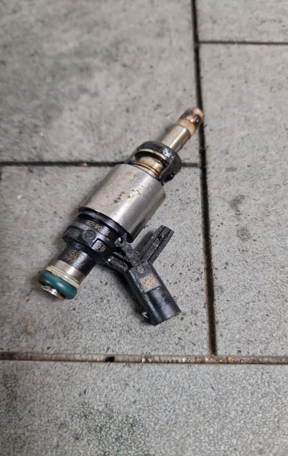 Injector benzina Cod: 06G906036S Audi A4 B9 [2015 