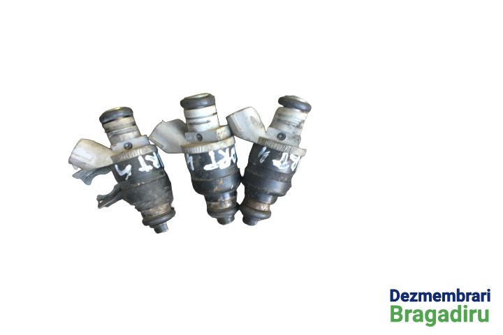 Injector benzina Cod: MR988977 Smart Forfour [2004