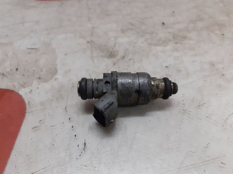 INJECTOR BENZINA SKODA OCTAVIA II 2011 OEM:06A906031BT.