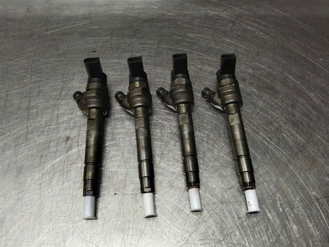 Injector BMW 320 e90 2.0 diesel euro 5 N47 cod 0445110382