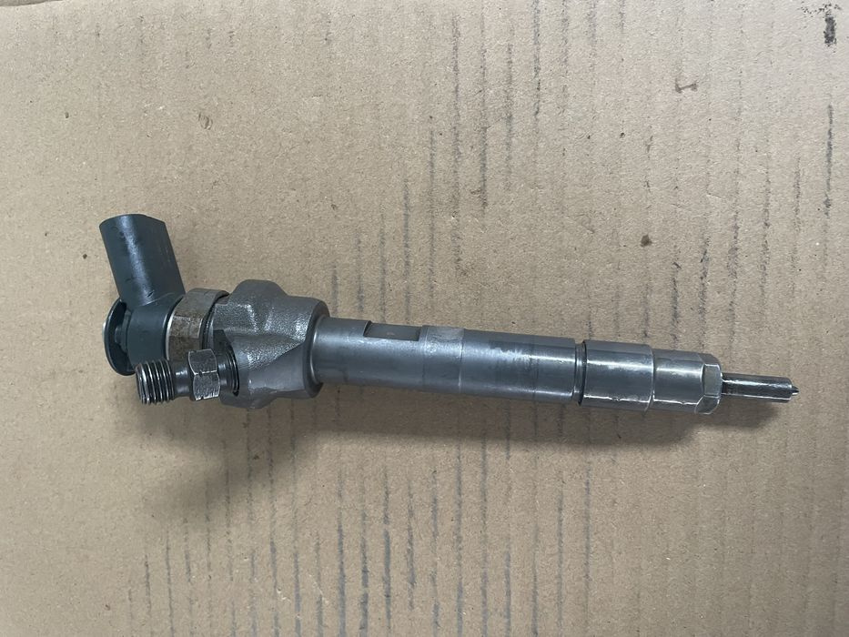 Injector BMW Seria 1 F20 F21 7798446, injectoare 0445110289