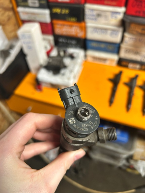 Injector Bosch Dacia Renault cod 0445110