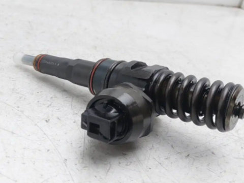 Injector Cod 038130073AS CJ (litere mari) Volkswagen VW Golf 4 [1997 - 2006]