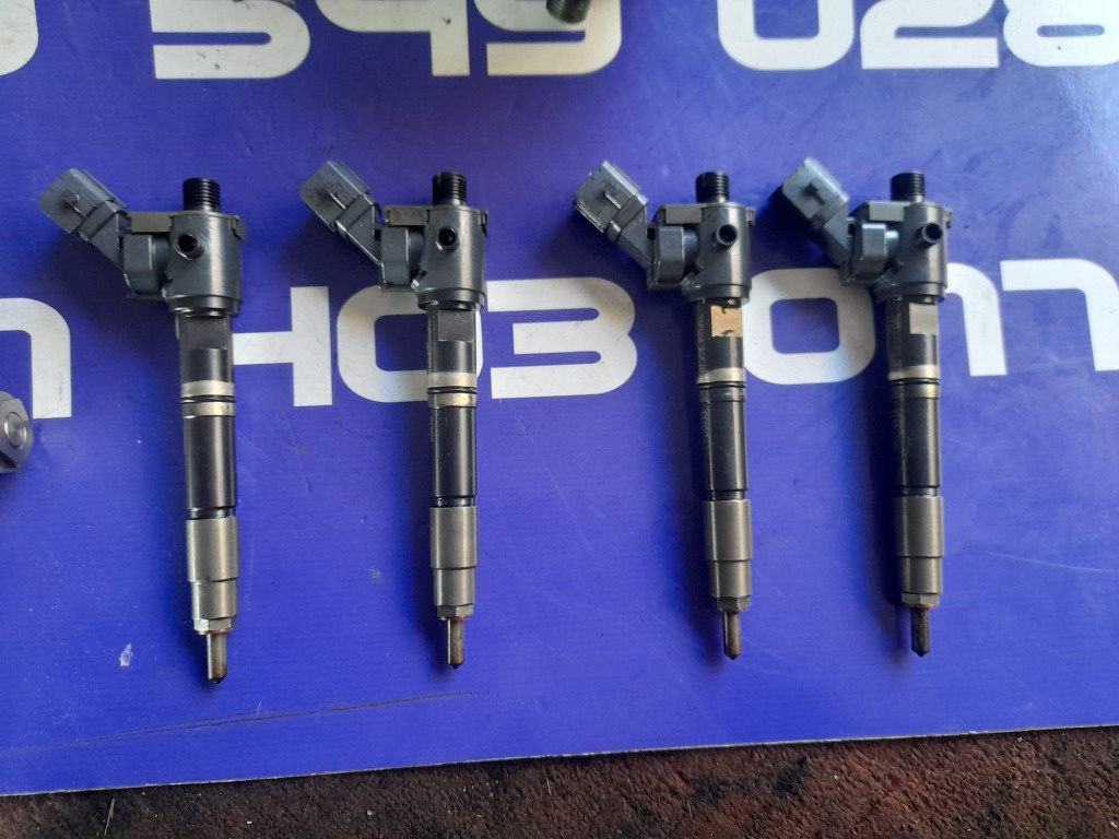 Injector combustibil Volvo v40 vea132370010aab