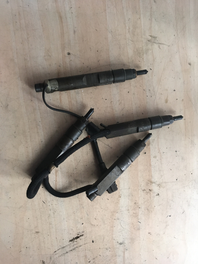 Injector cu fir Audi A4 1.9 tdi ; 028130201