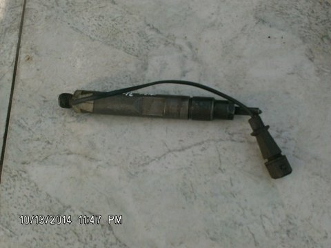 Injector cu fir VW Passat B5 ; cod 2FHKBEL58P142