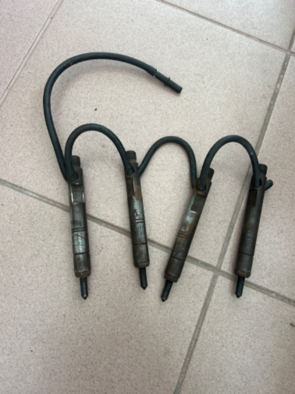 Injector Ford Focus 1 1.8 tdi 1998-2003 Delphi b02701d
