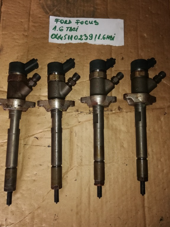 Injector Ford Focus 1.6 tdci 0445110239