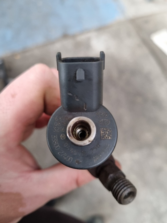 Injector Hyundai Kia 2.0 CRDI euro 4 cod 0445110258 33800 27400