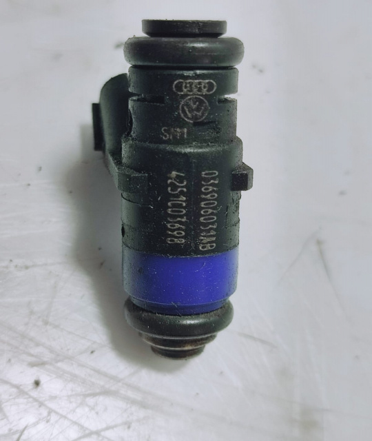 Injector injectoare 1.4 benzina BKY 036906031ab Skoda Fabia 6Y [1999 - 2004]