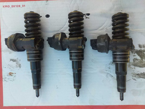 Injector / Injectoare 1.4 TDi 75cp BNM cod piesa 038130073AG