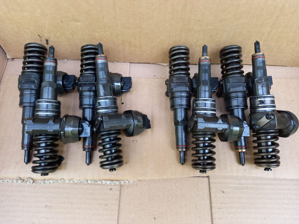 Injector Injectoare la bucata sau set Vw Passat B55 Skoda Superb 1.9