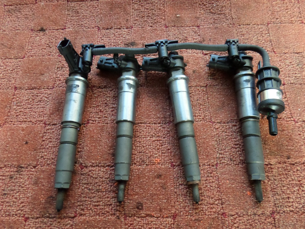 Injector / Injectoare renault laguna 3,trafic,opel vivaro 2.0 dci cod 0445115084 H82828929