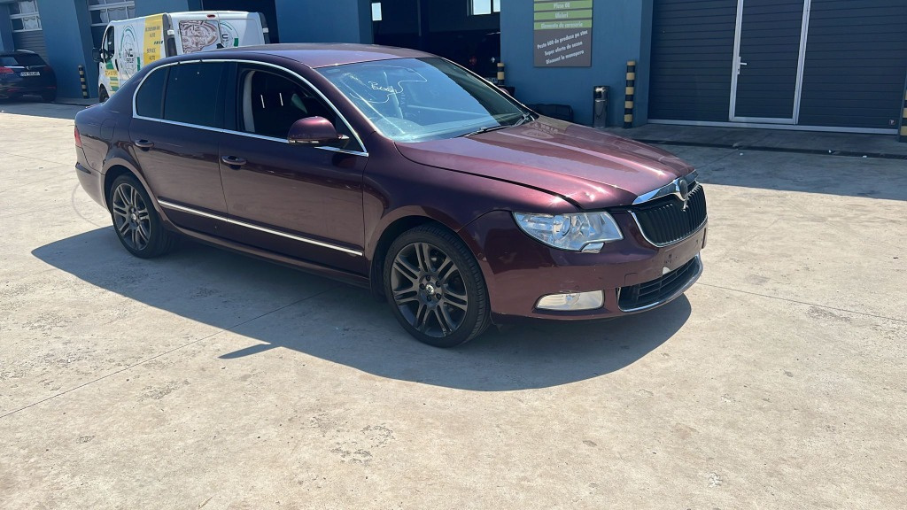 Injector injectoare Skoda Superb 2 2.0 TDI CBB