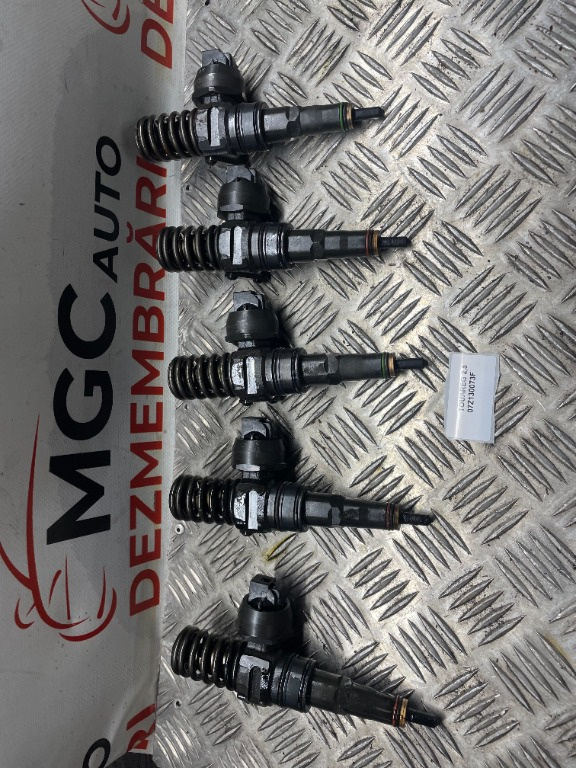 Injector/injectoare Vw Touareg 2.5 tdi bac cod 07Z130073F