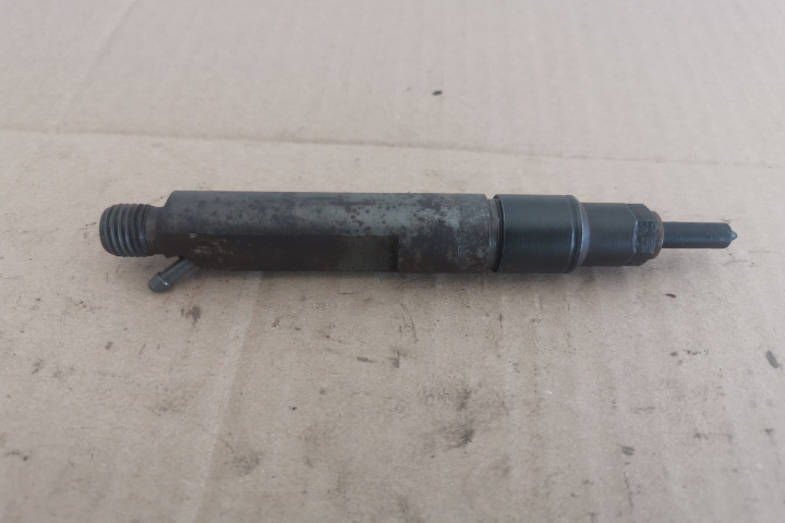 Injector Injector, cod 028130202P, Vw Golf 4 (1J1) 1.9 TDI, ALH (id:509328) 028130202P Volkswagen VW Golf