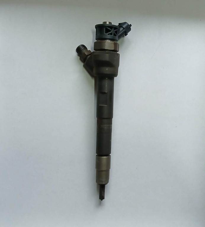 Injector Land Rover 2.0 D cod G4D3-9K546-AA 0445110654