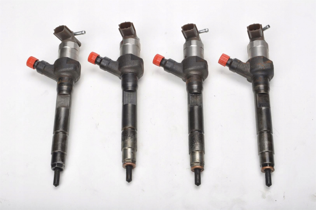 Injector Mazda 3 motorizare 2.2 diesel 163cp fabricatie 2002 - 2012 serie originala OEM R2AA13H50