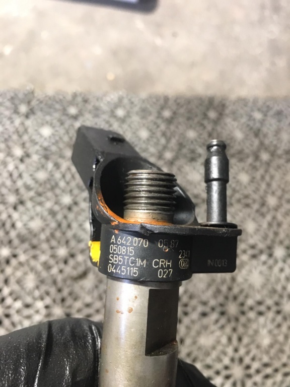 Injector Mercedes ML 320cdi W164 , cod injectoare A6420700587 , motor 3000 , V6