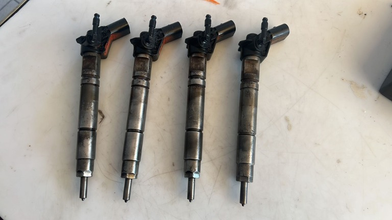 Injector Mercedes Vito 2.2 CDI 2003-2010 Euro 4 COD a6460701187